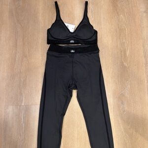 Alo Yoga Black Airlift Gym Set